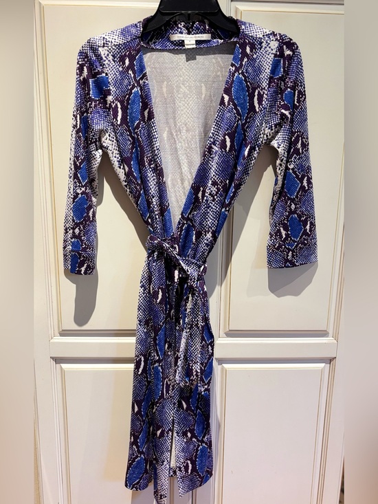 Diane Von Furstenberg Dresses & Skirts - Diane Von Furstenberg snakeskin print wrap dress size 6 blue purple *MLACAA
